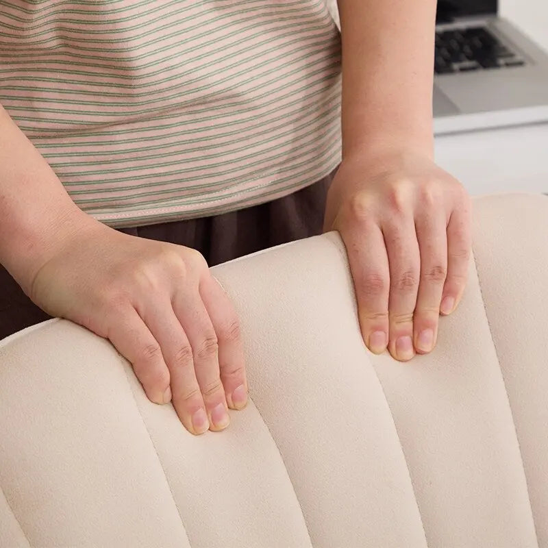 Ergonomischer drehbarer Bürostuhl mit gepolsterter Sitzfläche und Lordosenstütze
