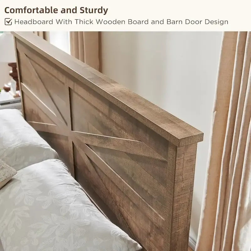 Bettgestell im Landhausstil aus warmbraunem Holz mit Stauraum und Schiebetür im Scheunentor-Stil