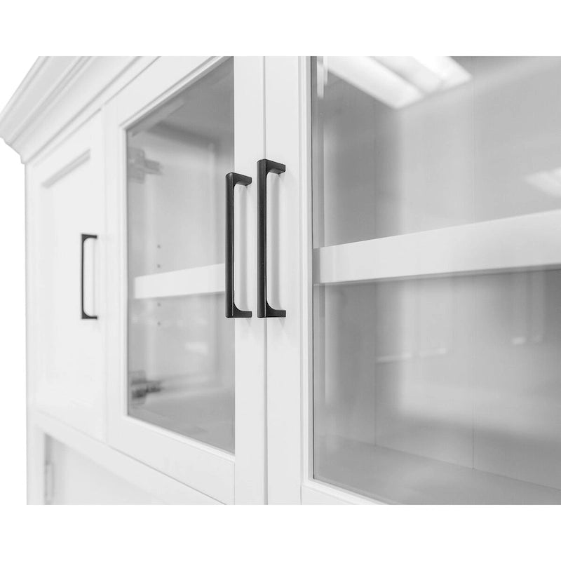 Moderne witte houten opbergkast met deuren en bureau