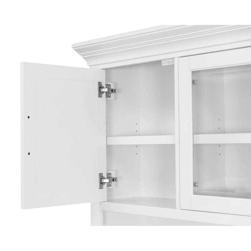 Moderne witte houten opbergkast met deuren en bureau
